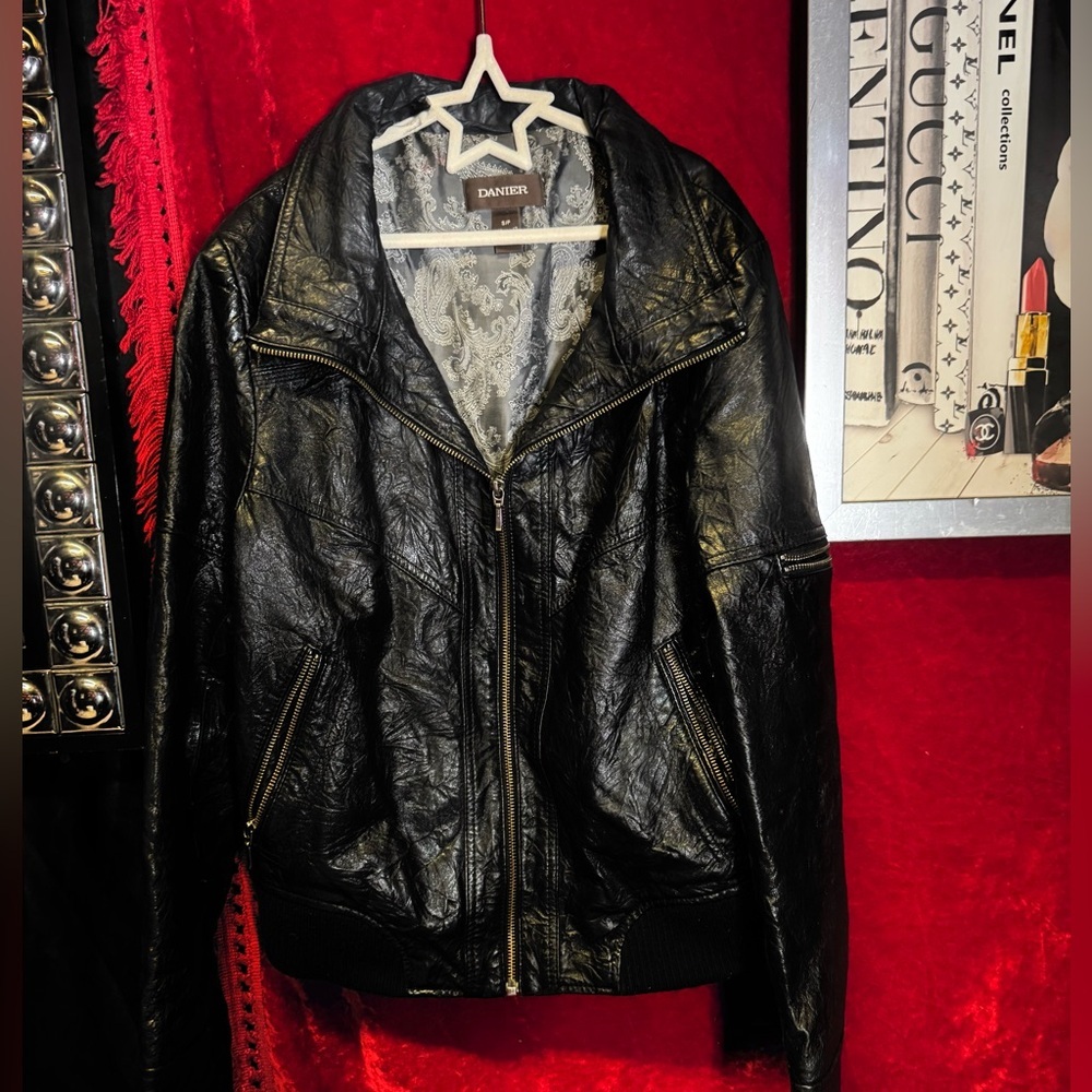Vintage Danier Elegant Black Leather biker style Jacket